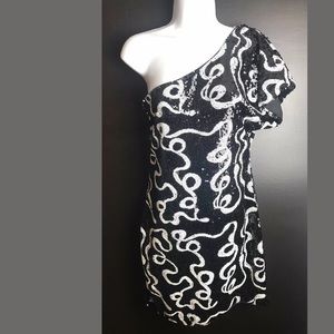 Chic One Shoulder Black and White Dress